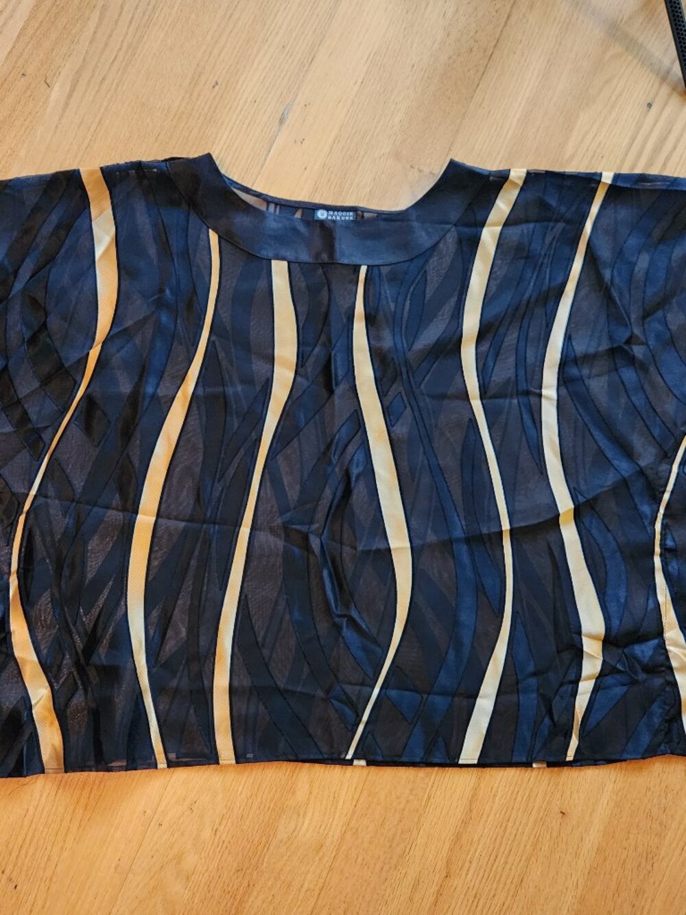 Maggie Barnes Sheer Black Gold Waves Overlay Top 3X Read